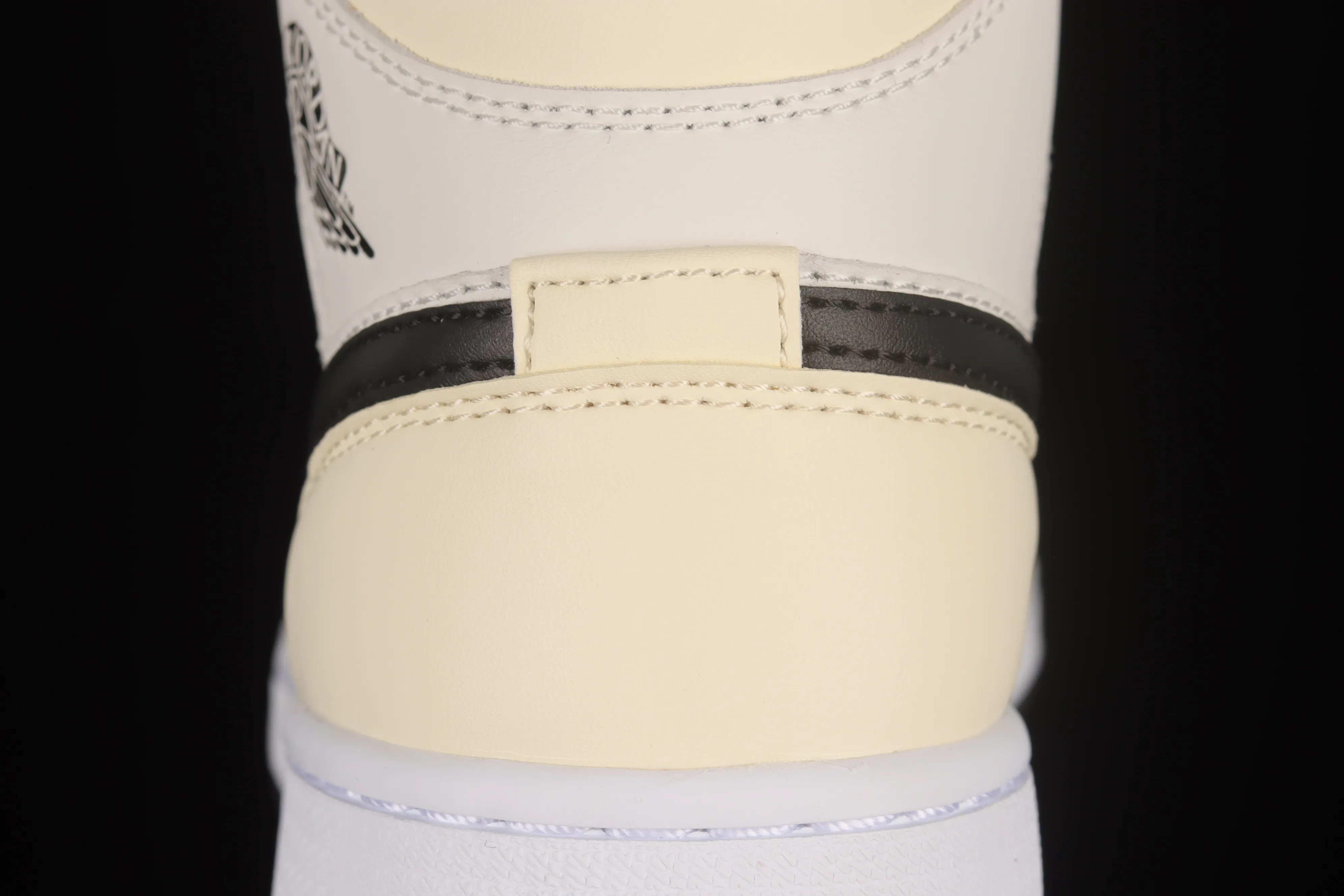 All categories Air Jordan Jordan series basketball shoes Air Jordan 1 Mid G version pure original Air Jordan 1 Mid AJ1 Joe 1 milk white coconut milk China basketball shoes BQ6472-121